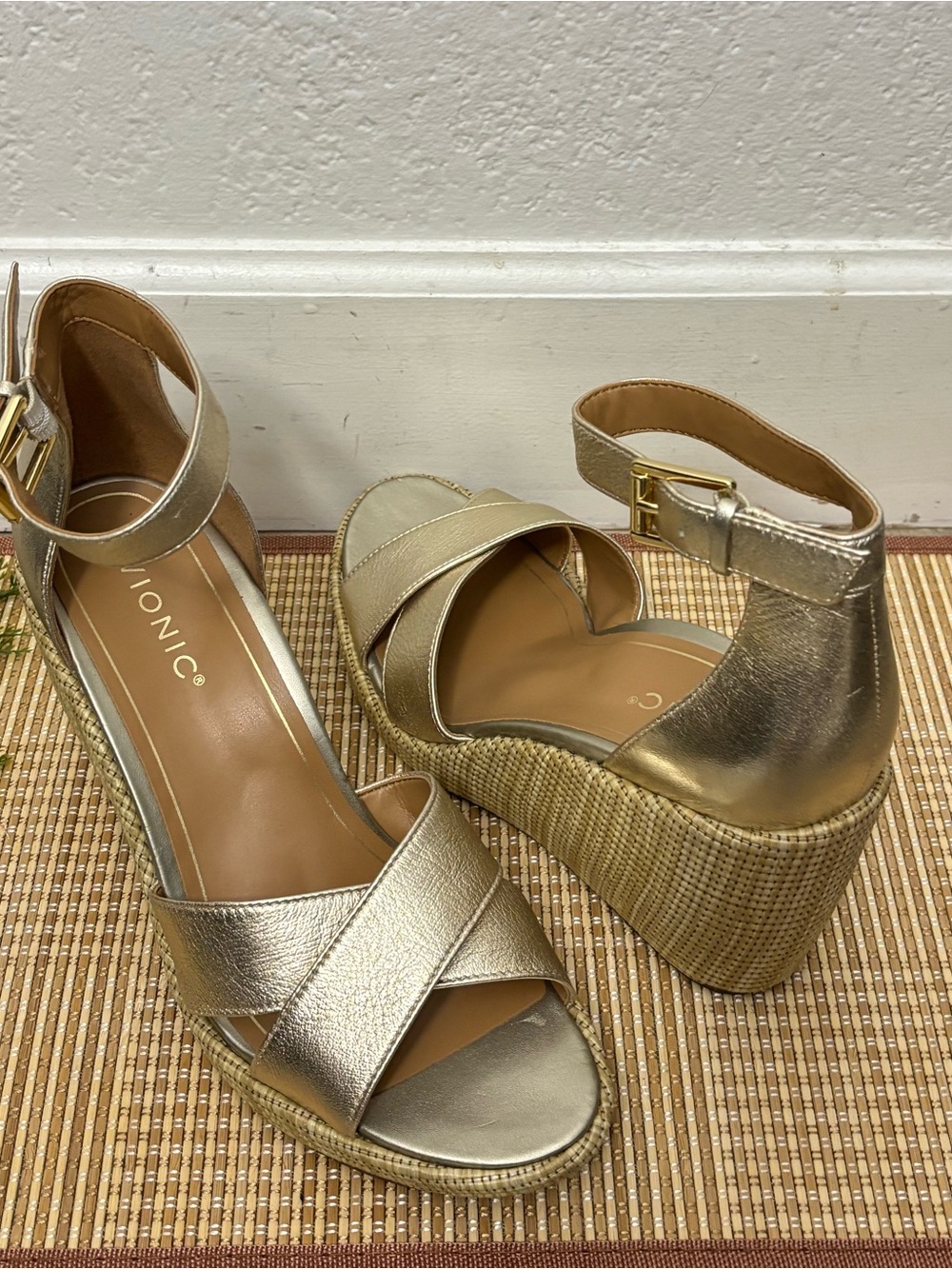 VIONIC MARINA Ankle Strap Sandals Size: 10